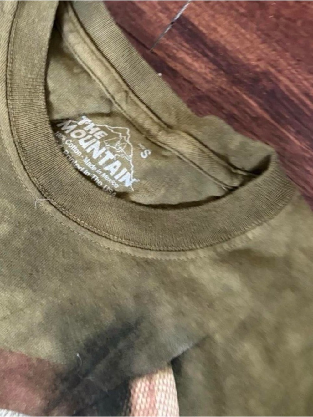 The MOUNTAIN Olive Graphic Snake & American Flag Tee Men’s small - Picture 3 of 3